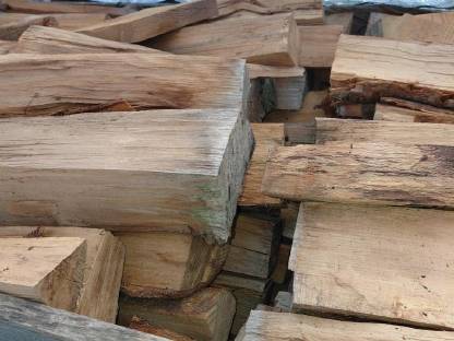 Ofenfertiges trockenes Buchenholz