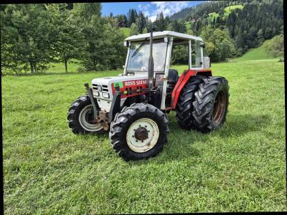 Steyr 8055 mit Hauer Frontladerkonsole