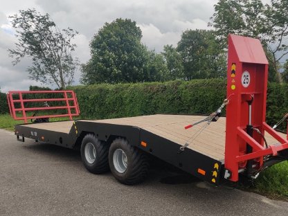 10 t Tieflader mit hydr. Rampen