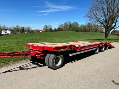 Bild 4:Tieflader Müller-Mitteltal Modell T3 Profi