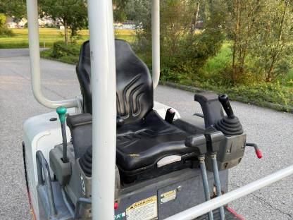 Bild 5:Takeuchi TB 016