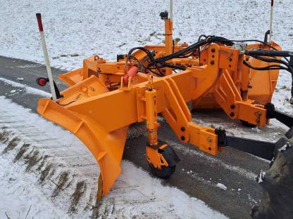 Bild 5:Kahlbacher Schneepflug/Spitzpflug