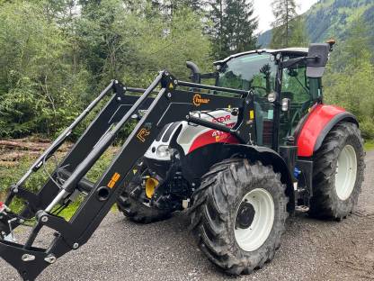 Bild 2:Steyr 4110 Multi mit Frontlader