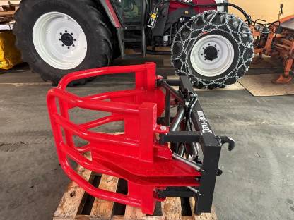 Bild 3:Rundballenzange