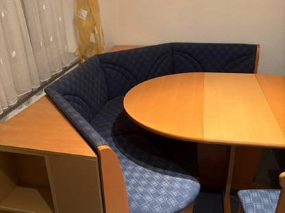 Bild 3:Tisch und Eckbank