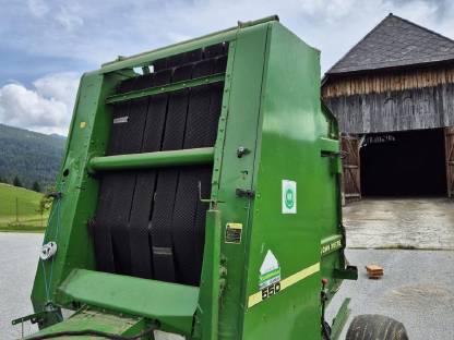 Bild 2:Ballenpresse John Deere 550