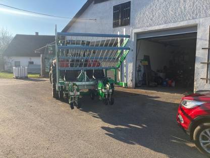 Bild 2:Fedele Gemüsesetzmaschine THOMAS 150+MAX 2-A