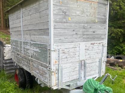 Bild 2:Hackschnitzelkipper