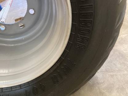 Bild 4:Komplettrad, Reifen 710/40-22,5