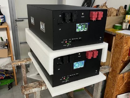 Bild 3:PV-Akkulösung mit Victron Wechselrichter und 16,5 kWh Akkubox