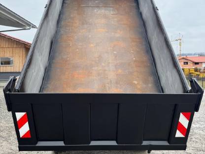 Bild 6:Kögel 3-Seiten-Kipper ZK 18