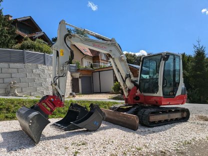 Bild 4:Takeuchi TB 250, inkl. Powertilt + 3x Löffel