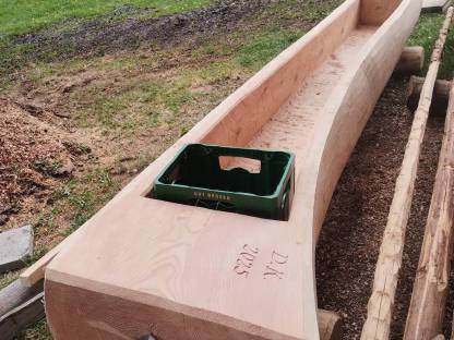 Bild 8:Brunntrog Lärche Brunnen