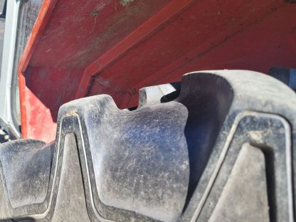 Bild 3:Reifen 14.9 R30