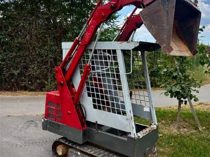 Bild 2:Takeuchi TL-10 Raupen Kompaktlader