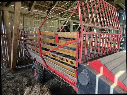 Bild 2:Pöttinger Ladewagen