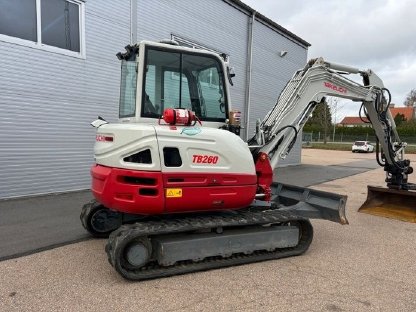 Bild 2:Takeuchi TB260