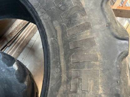 Bild 3:Gebrauchte Reifen