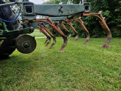 Bild 2:Weingarten Weinberg Grubber