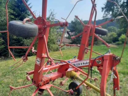 Bild 3:Kreiselheuer Fella TH 520 DHY