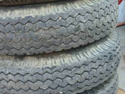 Bild 6:Reifen 10.00x20 mit 8-Loch Felge