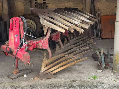 Bild 2:Einen Vogel & Noot Pflug