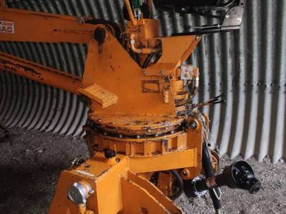 Bild 9:Heckbagger Hydrac