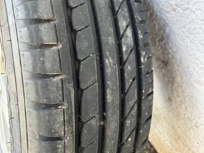 Bild 4:Kompletträder Reifen