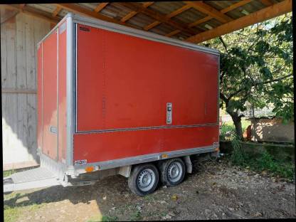 Bild 3:Verkaufsanhänger für Direktvermarktung