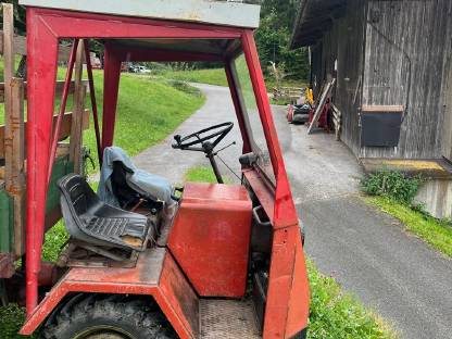 Bild 3:AEBI TP 20 mit Ladewagen und Jauchefass