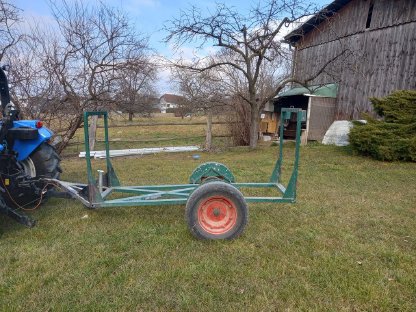 Bild 4:Holzanhänger