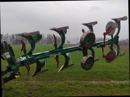 Bild 2:Regent 4-Schar-Pflug Saturn 400R