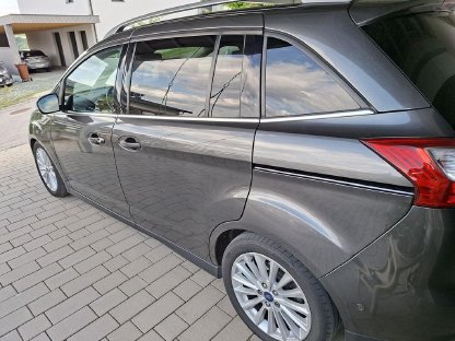 TOP Gepflegter FORD C-Max Grand - Titanium 1,5 TdCi