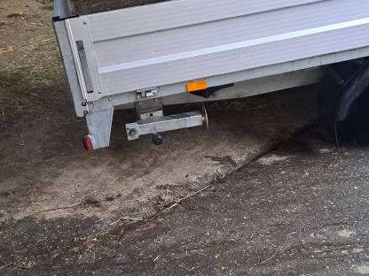 Bild 2:Böckmann Hochlader Plattformanhänger