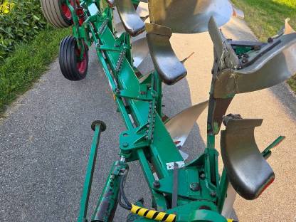 Bild 4:Regent Pflug Titan 150 SCX