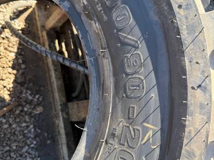 Bild 7:Reifen 290/90-20 Liebherr EM-22 Bagger Reifen Mobilbagger