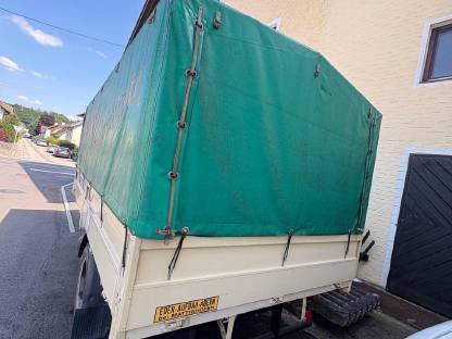 Bild 7:Planenanhänger