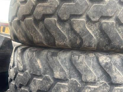 Bild 2:Reifen 405/70R18 (15.5/70R18) Dunlop SP T9 EM Dumper