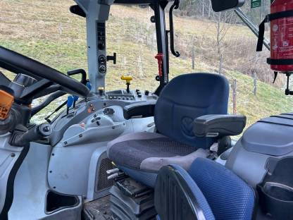 Bild 8:New Holland T5 100 Elektro Command