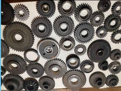 Bild 6:Massey Ferguson Teile