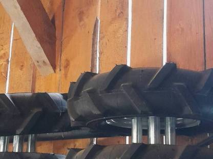 Bild 4:Motormäher Reifen