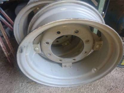 Bild 3:Traktorreifen, Felgen 260/70R20