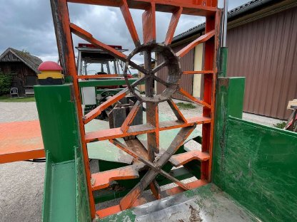 Bild 2:Spaltautomat Holzspalter