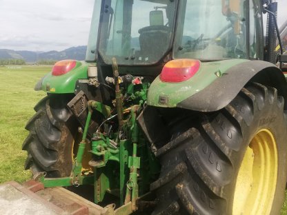 Bild 2:John Deere 5100