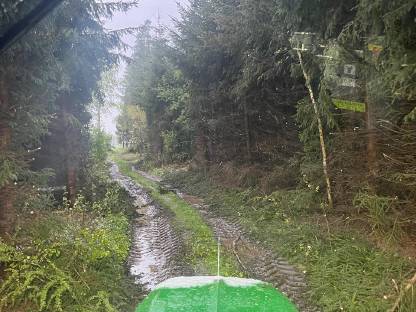 Bild 3:Böschungsmähen, Freischneiden Forstwege