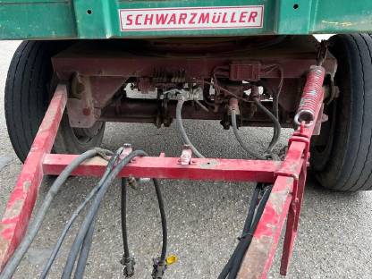 Bild 4:Schwarzmüller 2-Achs 3-Seitenkipper
