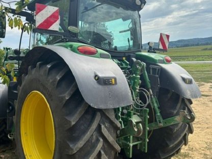 Bild 2:John Deere 6145R ohne Frontlader