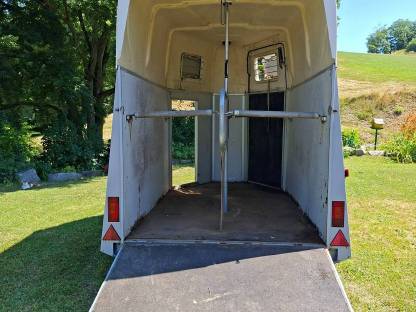 Bild 4:Pferdeanhänger Humbaur Rapid