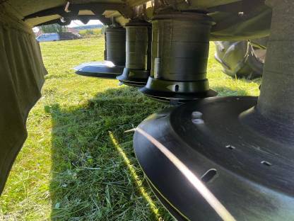 Bild 8:Vicon Solid 431F Fronttrommelmähwerk Eingraser