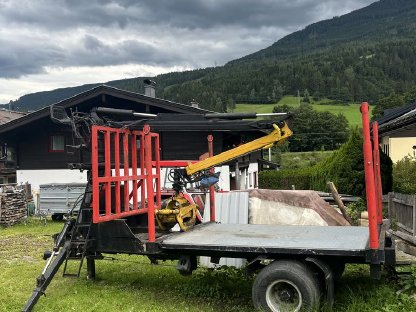 Bild 3:Holzanhänger/Holzkran Gögl mit Vaggeryd